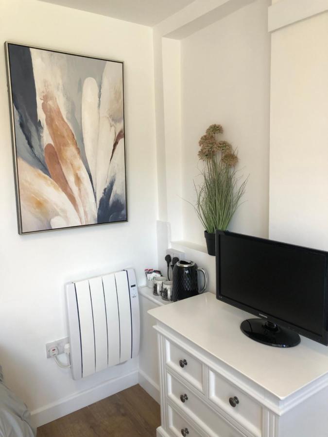 Lovely Modern Decorated 1 Bed Studio Newport  Exterior foto